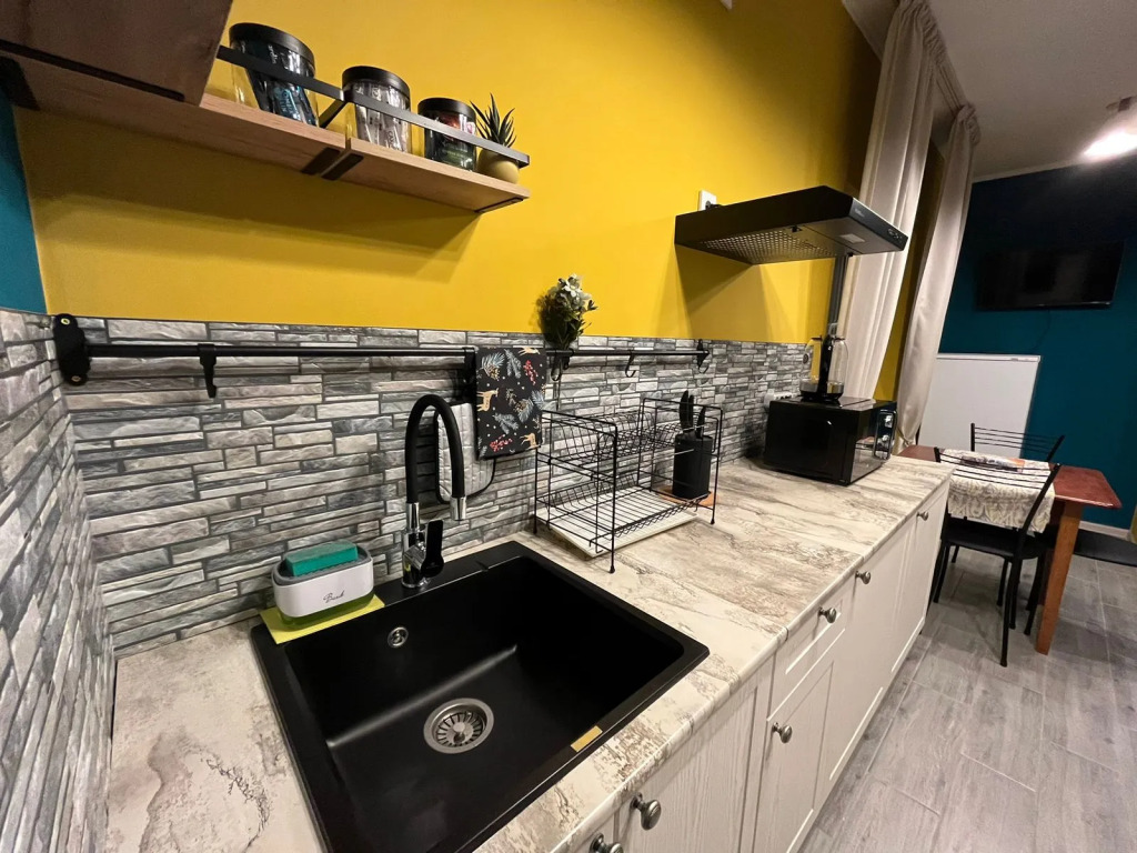 Четырёхместный люкс с 2 комнатами с красивым видом из окна в Нептун-2