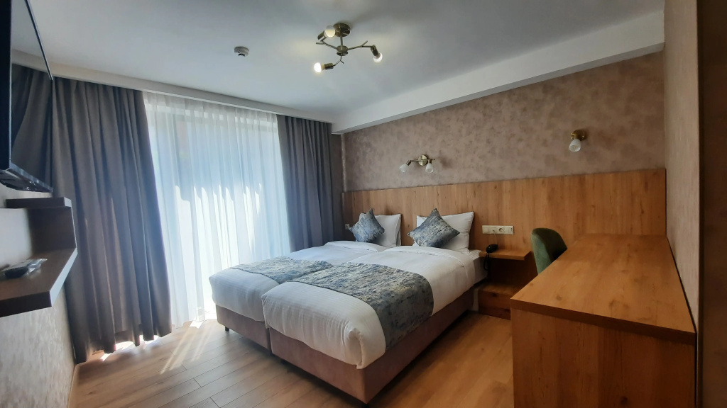 Superior Double room (full double bed)