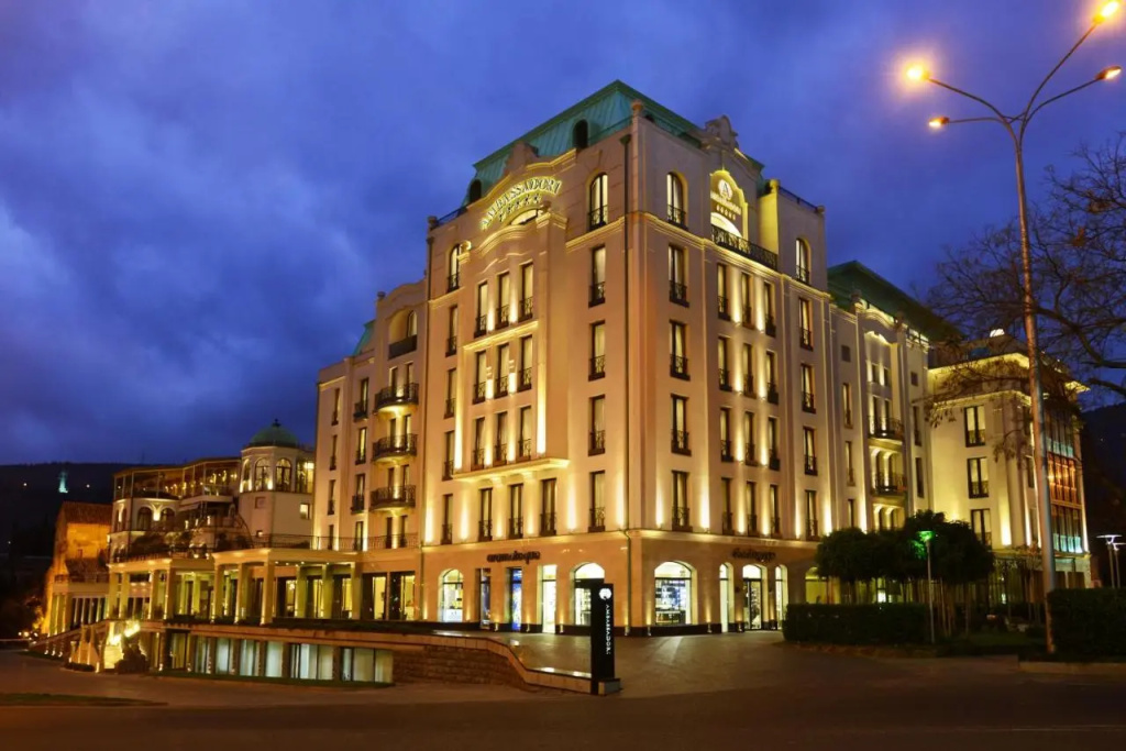 Отель Ambassadori Hotel Tbilisi — фото
