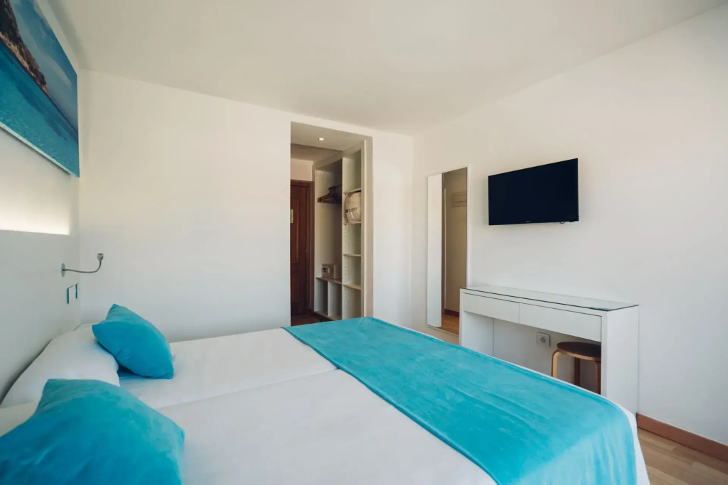 Single room with balcony