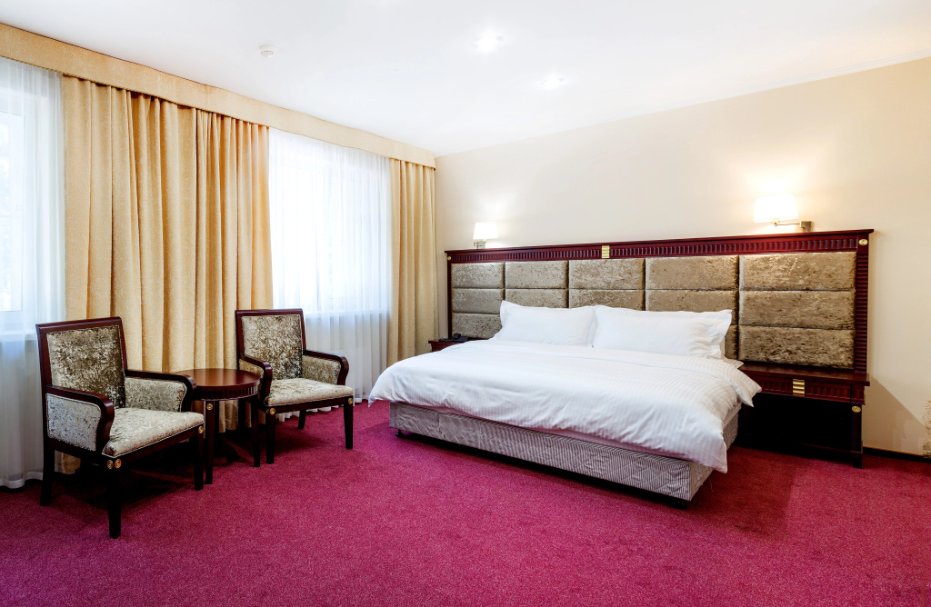 Morozovo Hotel Room Type - Double Junior Suite full double bed