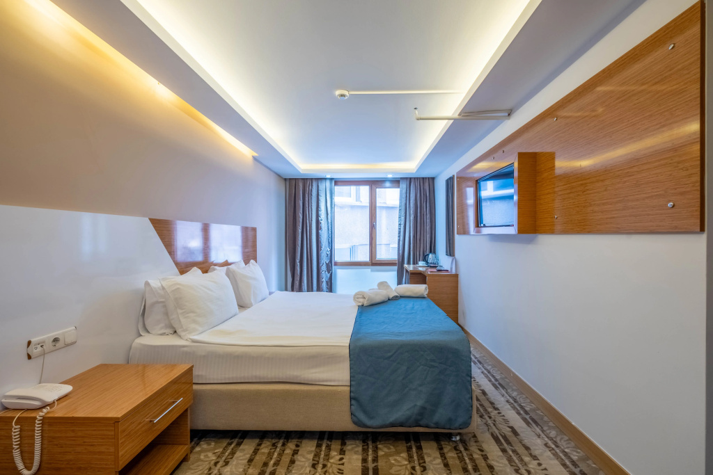 Standard Double room (full double bed)
