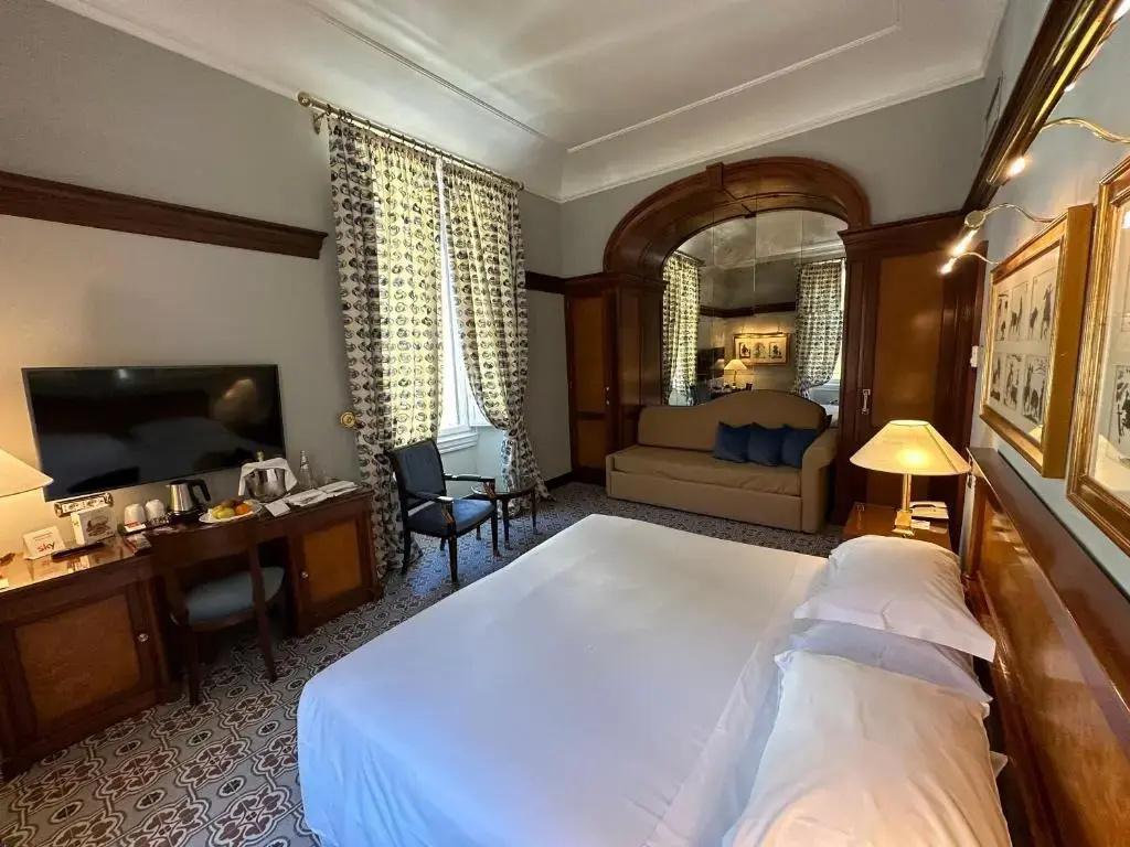 Deluxe Double room (full double bed)