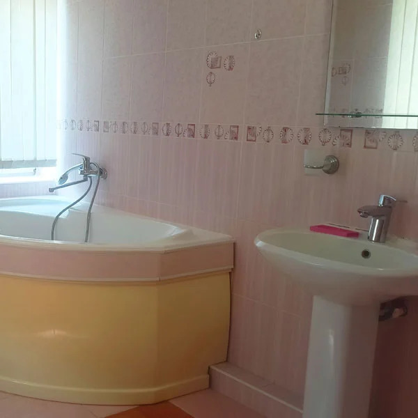 Семейный номер Standard с балконом и с красивым видом из окна в Дом на море 77