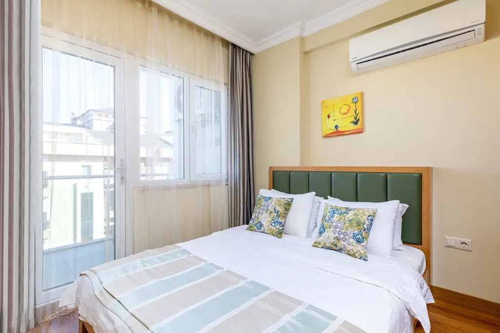 1 Bedroom Double Apartment with balcony (full double bed)