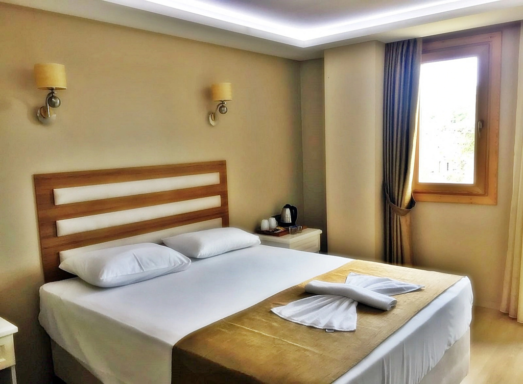 Standard Double room with view (full double bed)