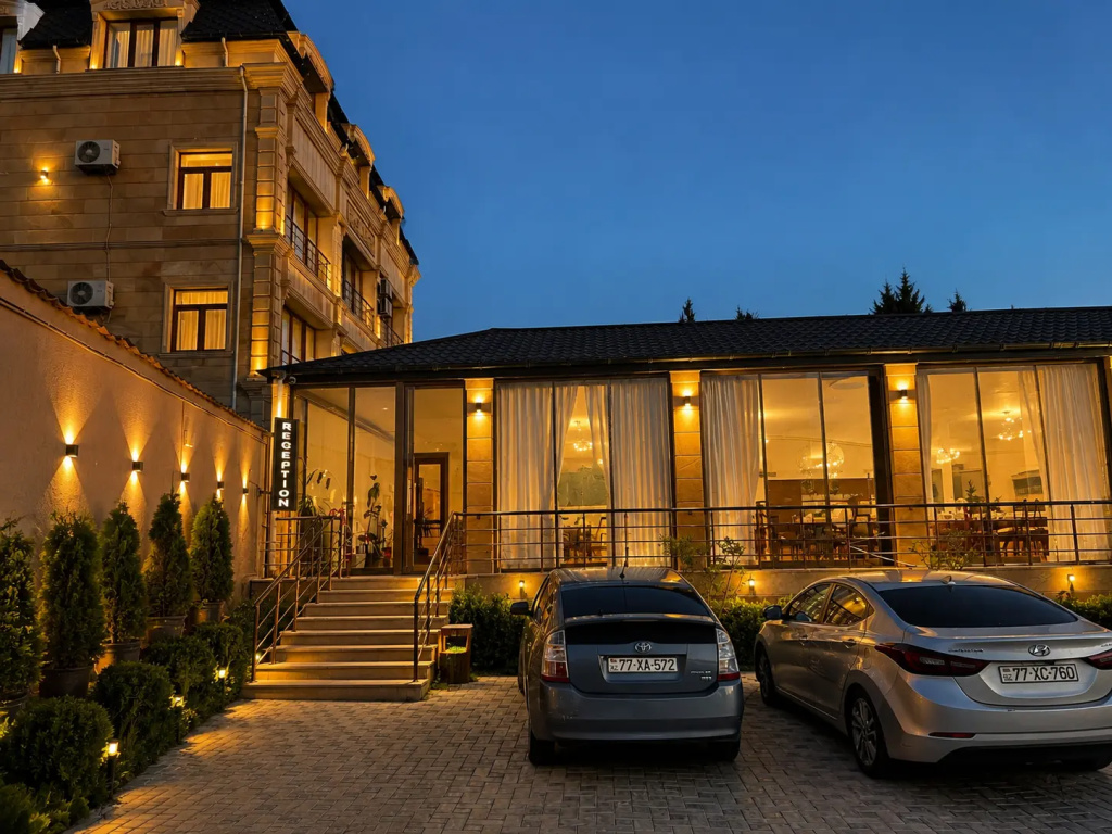 El More Hotel and Restaurant