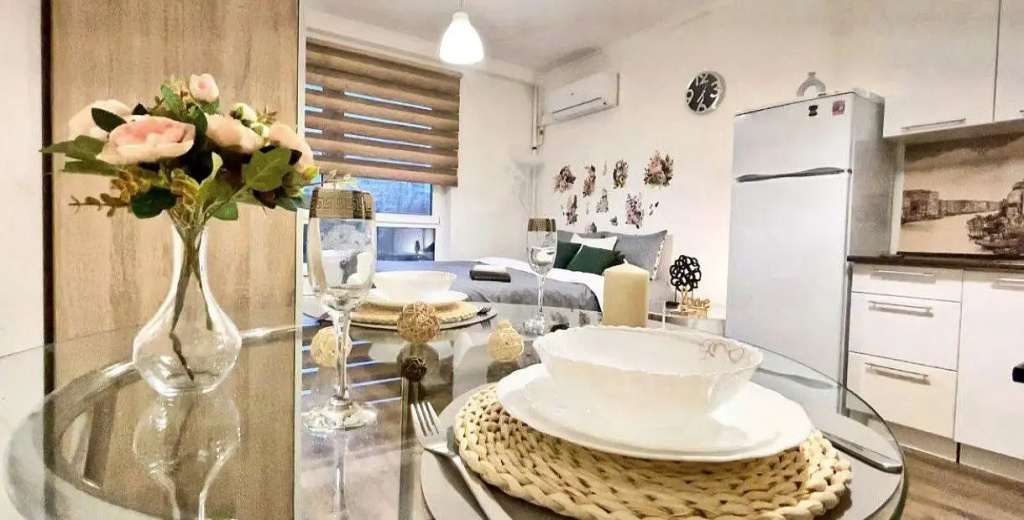 Апартаменты Уютная Студия LORA HOME у Метро — фото