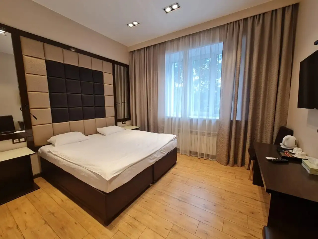 Double Junior Suite (full double bed)