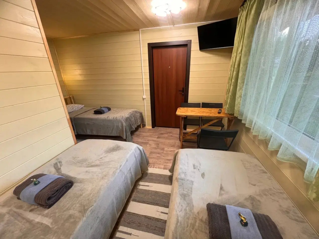 Standard Triple room with courtyard view