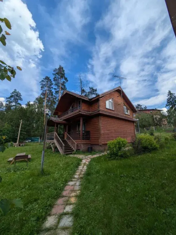 Коттедж Графский с балконом в Ателика Улиткино