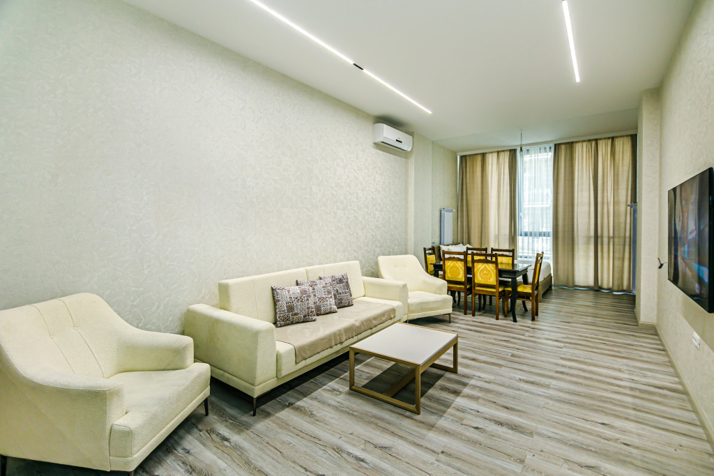 Апартаменты Deluxe с балконом и с красивым видом из окна в Апартаменты Luxury White in Nizami Street