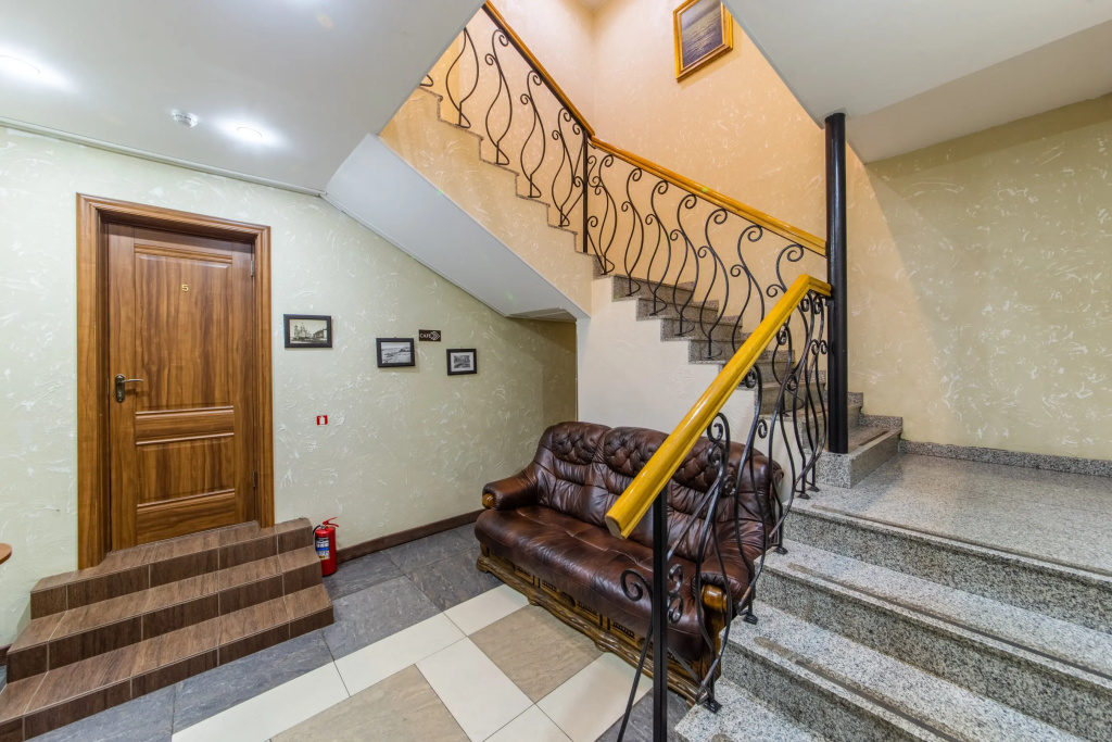 Lobby & Reception