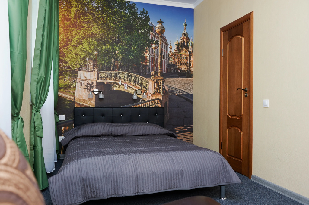 Classic Double room with courtyard view (full double bed)