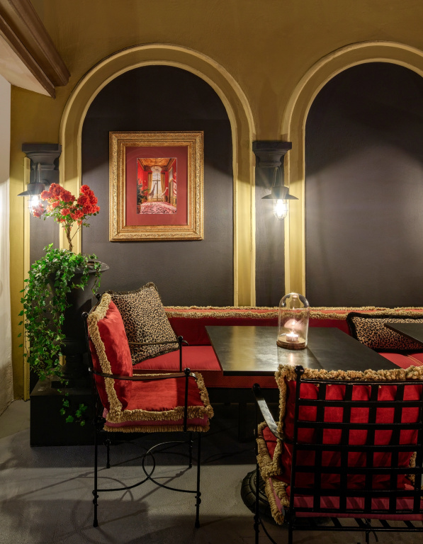 Lobby & Reception
