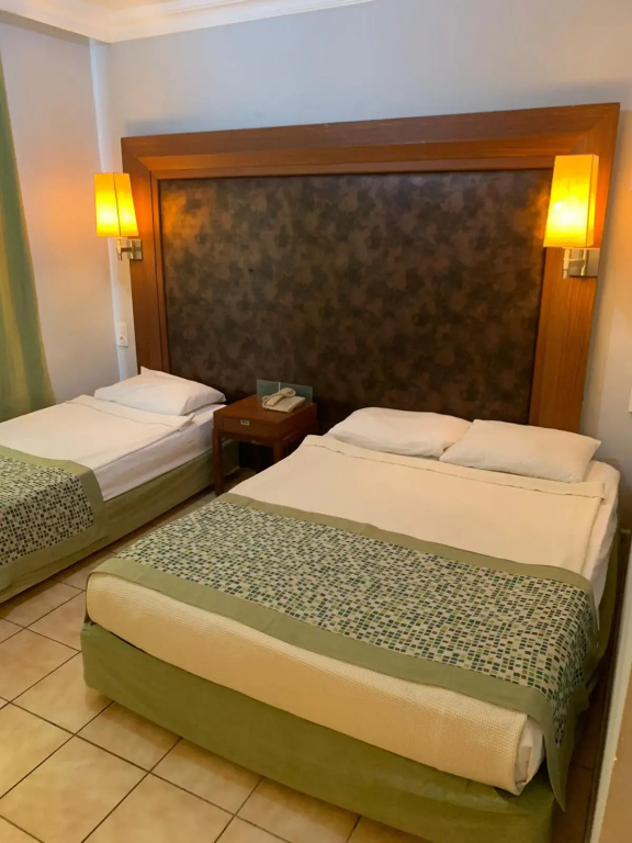 Standard Triple room with balcony