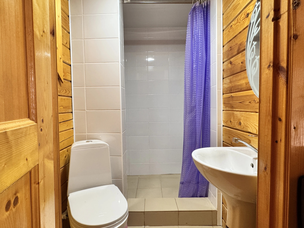 Коттедж с 3 комнатами с балконом и с видом на внутренний двор в Морская дача Арабеска