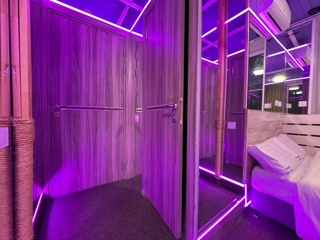 Двухместный номер Стандарт №8 двуспальная кровать в Gipnoz