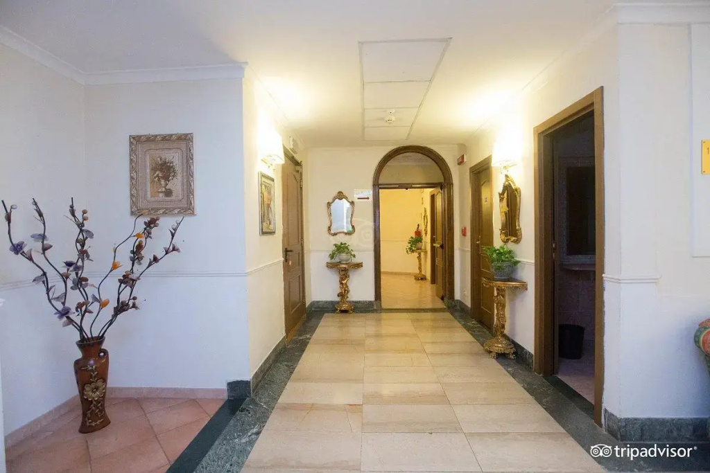 Lobby & Reception