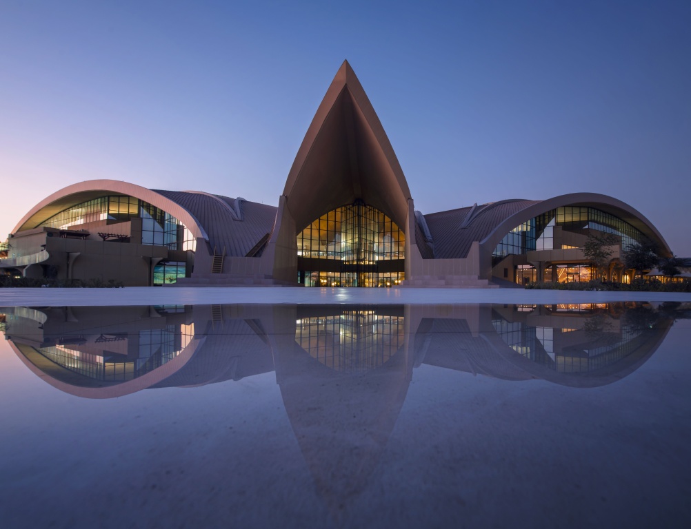Курортный отель ERTH Abu Dhabi Hotel — фото