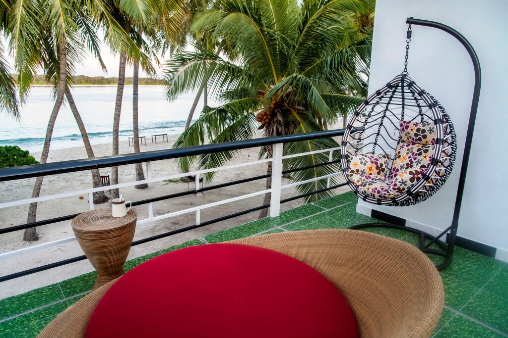 Dhonfulhafi Beach View & Spa