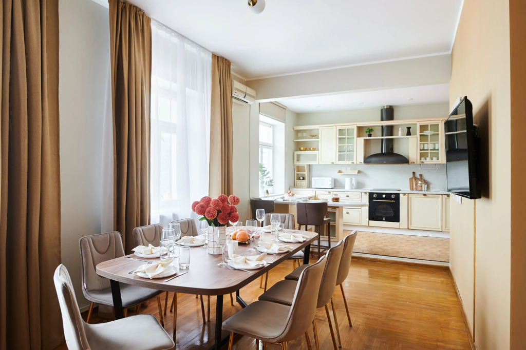 Квартира GM Apartments Двухуровневая с мансардой у Патриарших Прудов