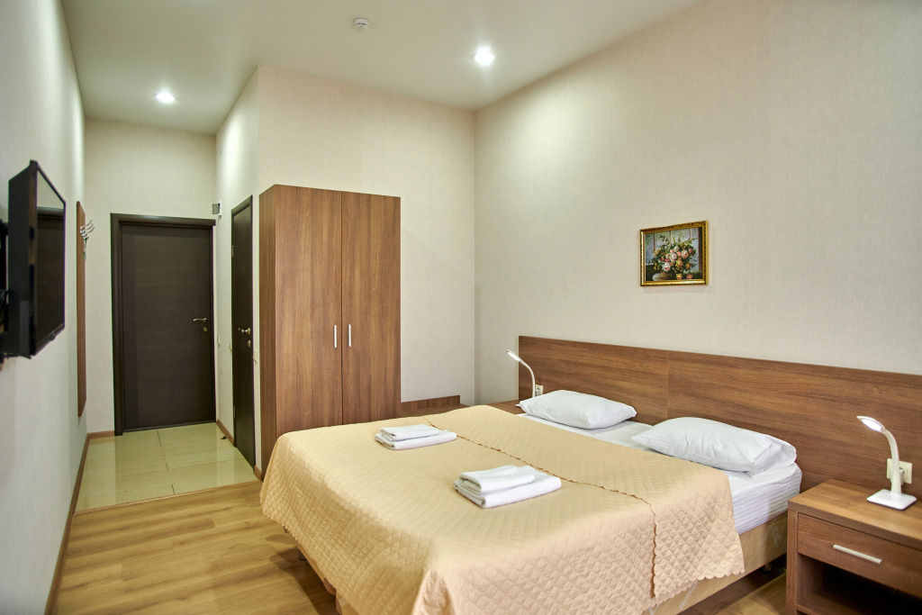 Standard Double room with balcony (full double bed)