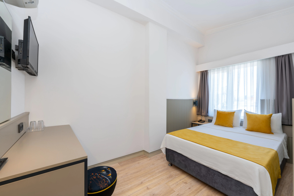 Economy Double room (full double bed)