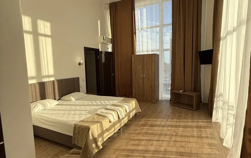 1 Room Building 2 Double Studio (full double bed)