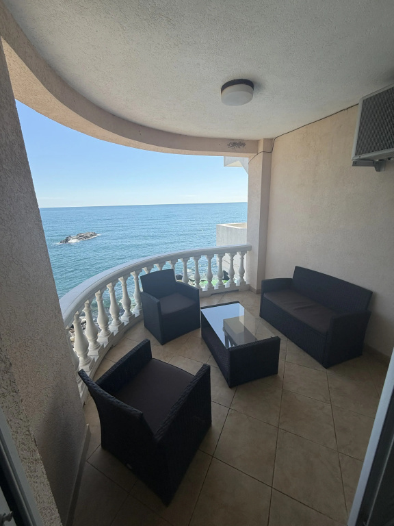 Double Suite with balcony and with view (full double bed)