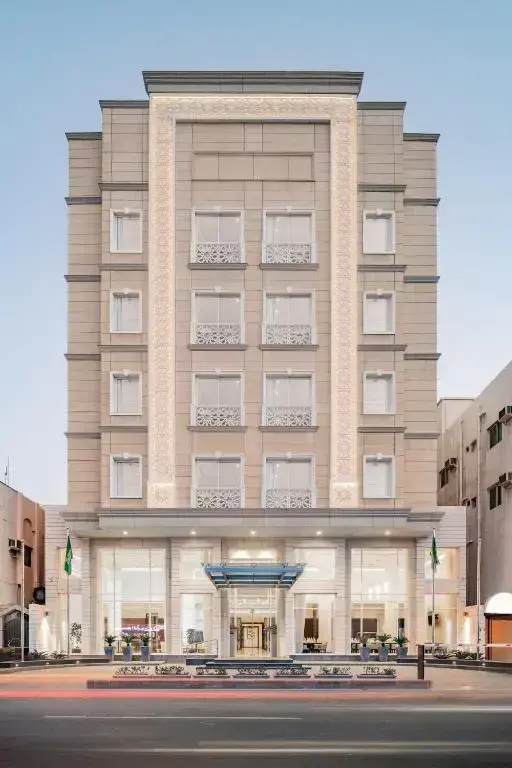 Landmark Suites Hotel