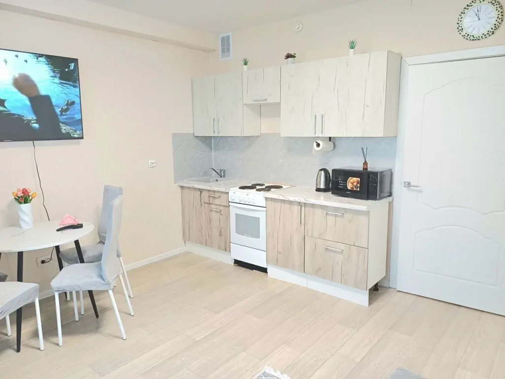 Отель Апартаменты уютная евродвушка на Шамиля Усманова 18Г в Набережные Челны