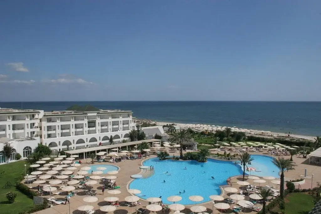 Beach & Waterfront