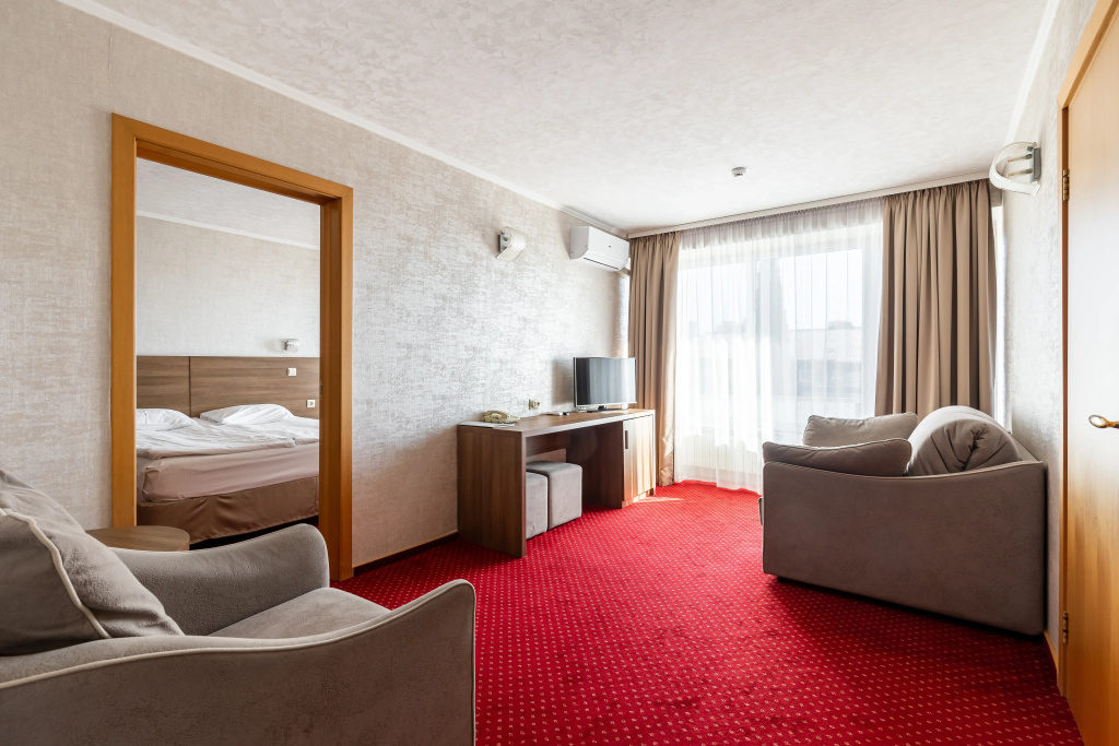 Magnoliya Hotel Room Type - 3-room room with balcony and with city view