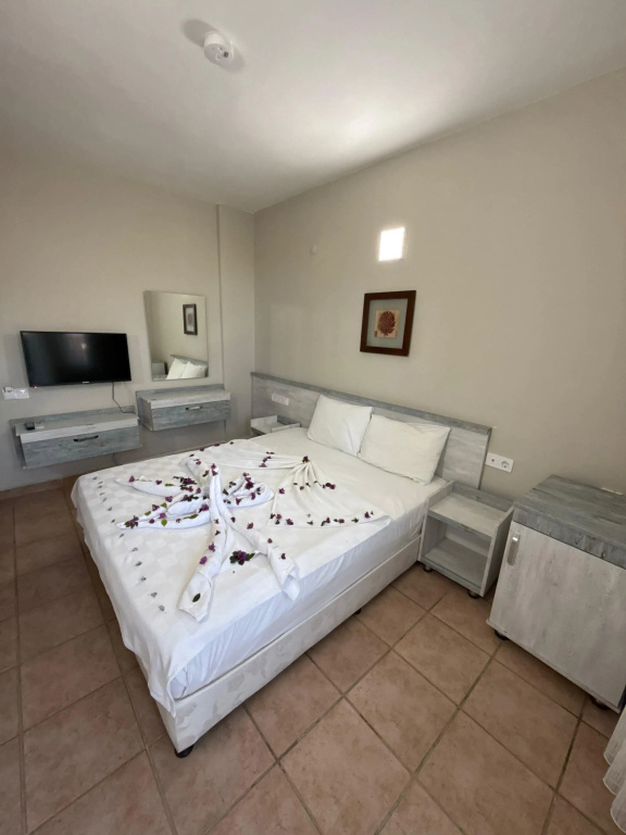 Standard Triple Family room with view