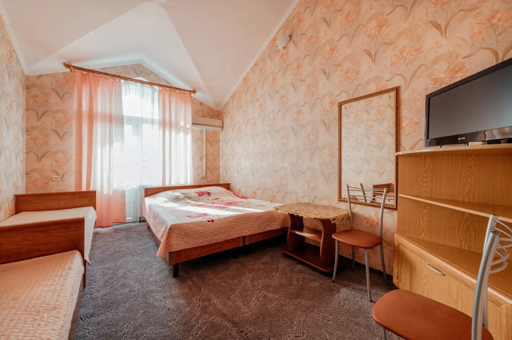 Standard Quadruple room with balcony