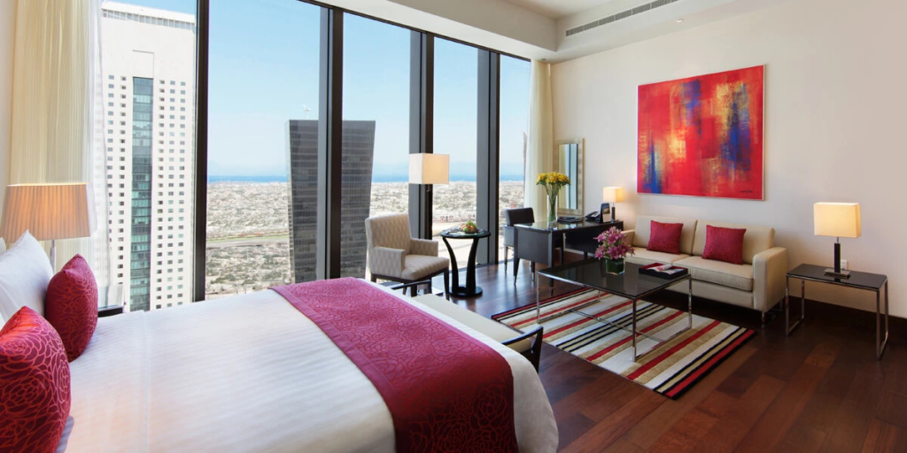 Deluxe Double room with city view (full double bed)