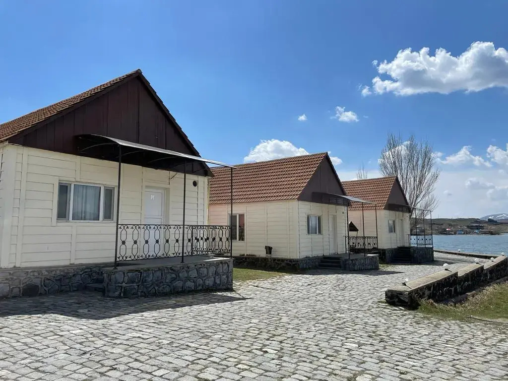 Deluxe Quadruple Cottage