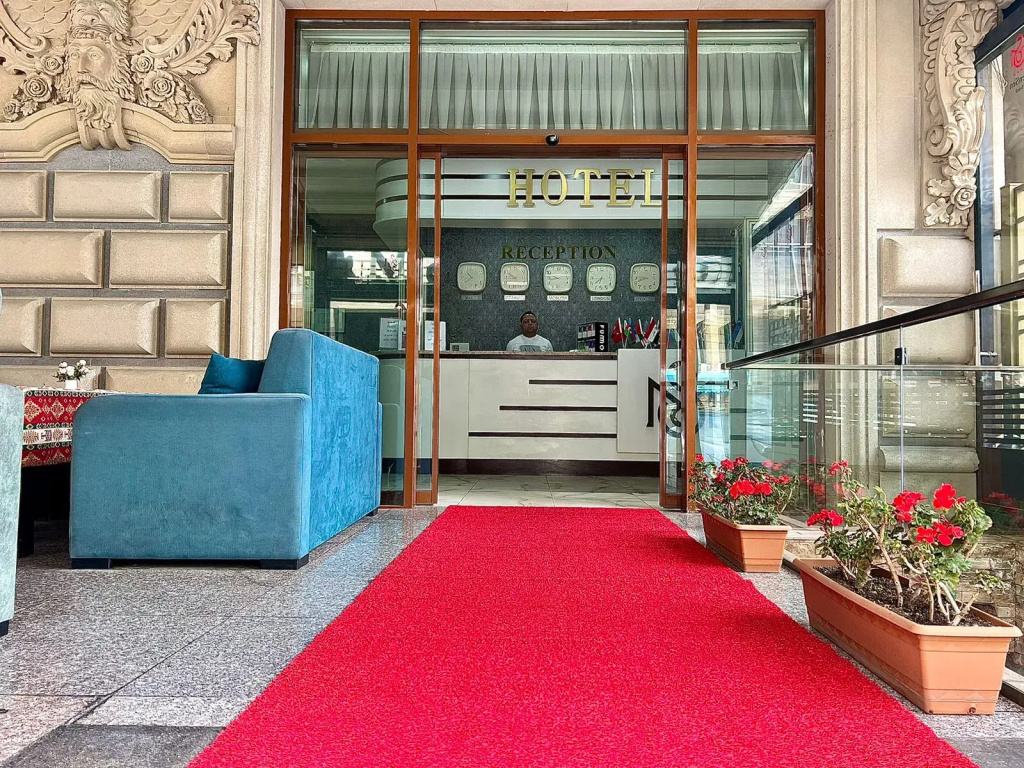 Lobby & Reception