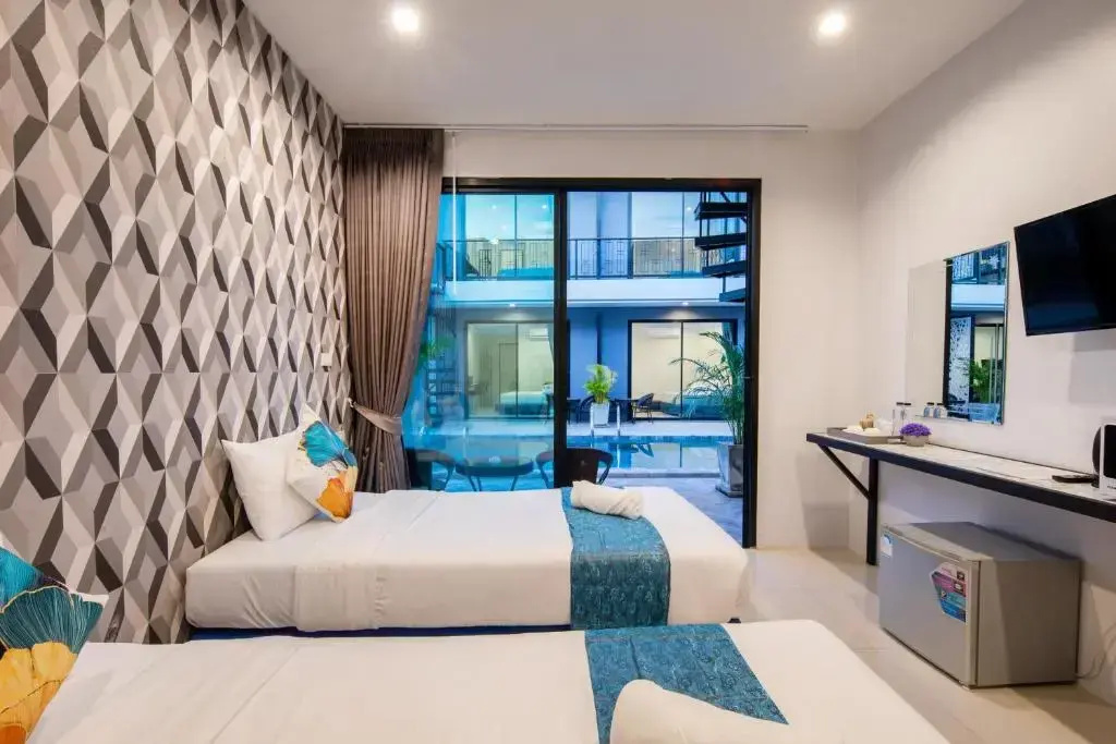 Superior Pool Access Double room with pool view (full double bed)