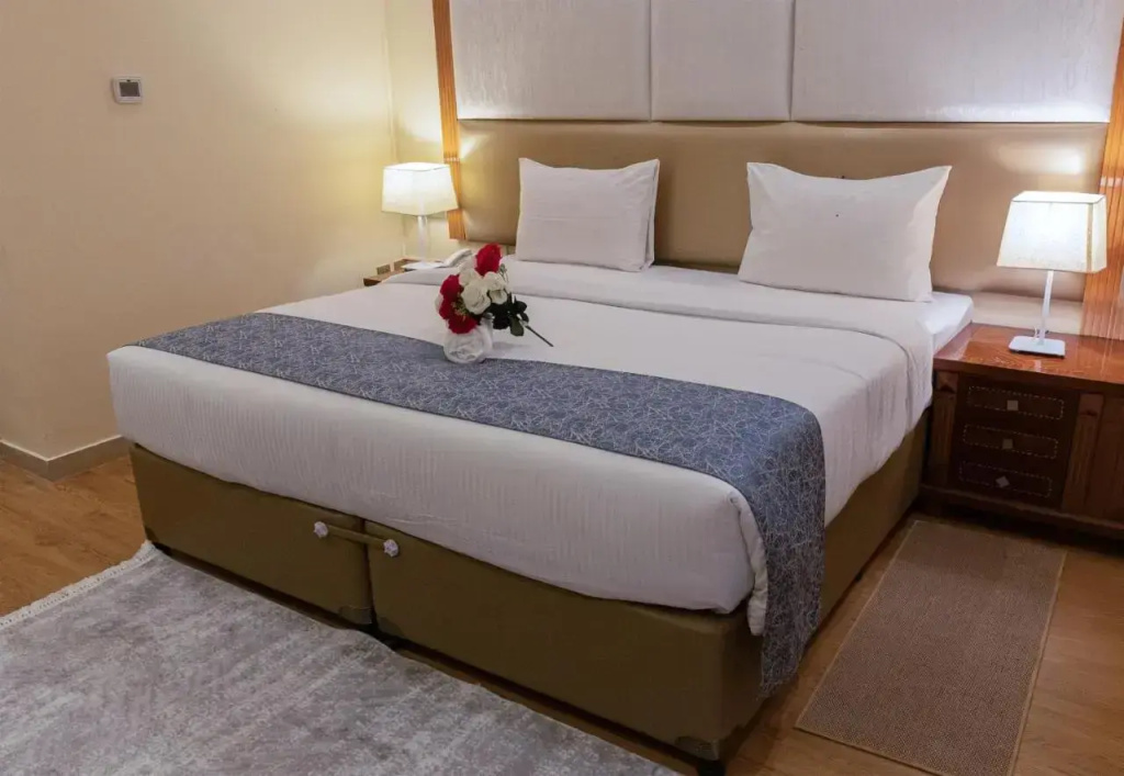 Deluxe Double room (full double bed)