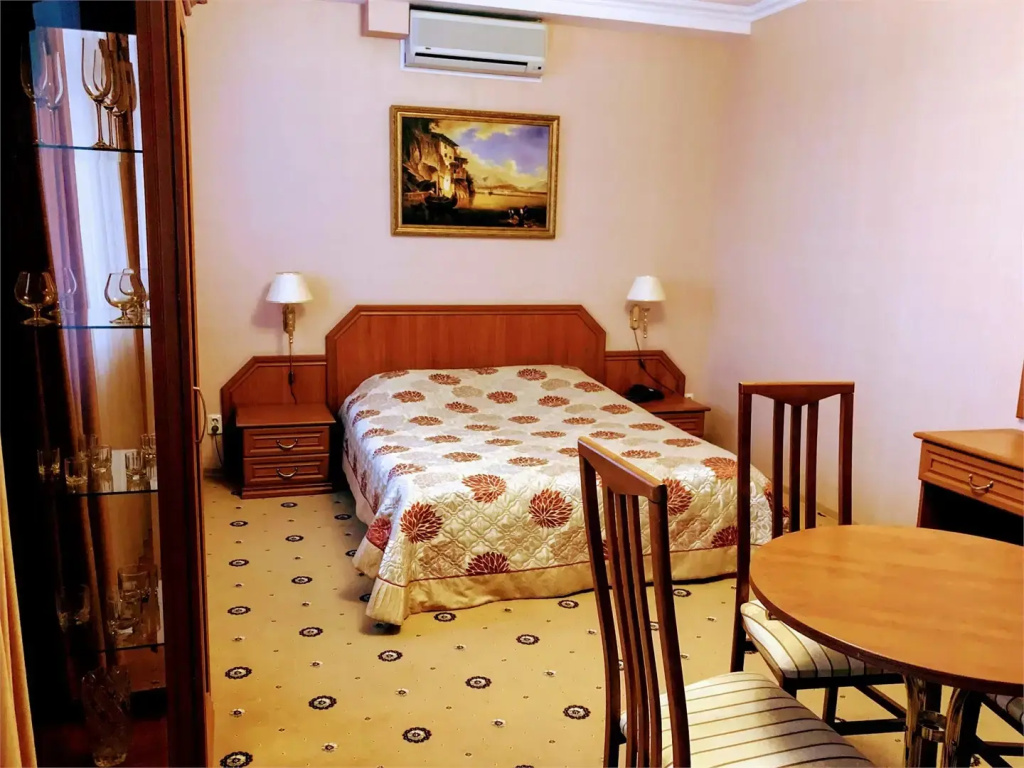 Double Junior Suite with city view (full double bed)