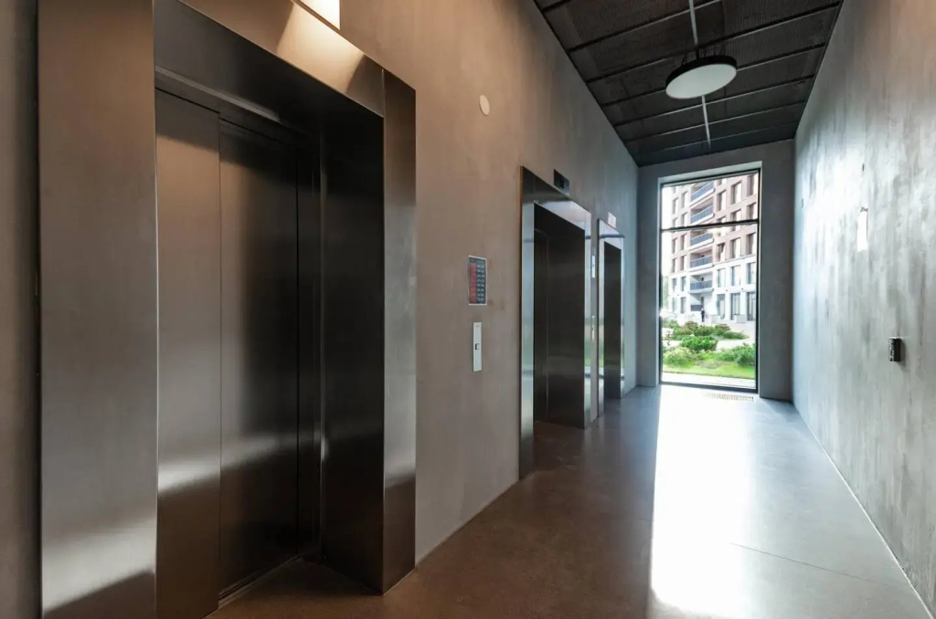 Lobby & Reception