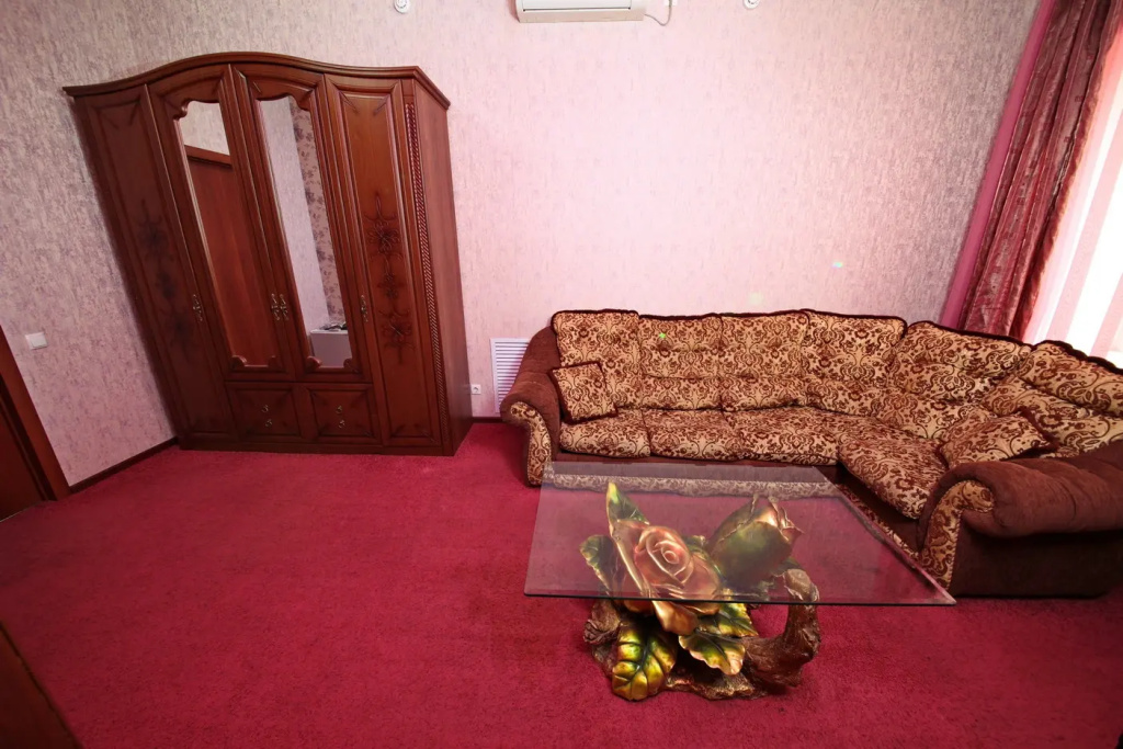 Double Junior Suite (full double bed)