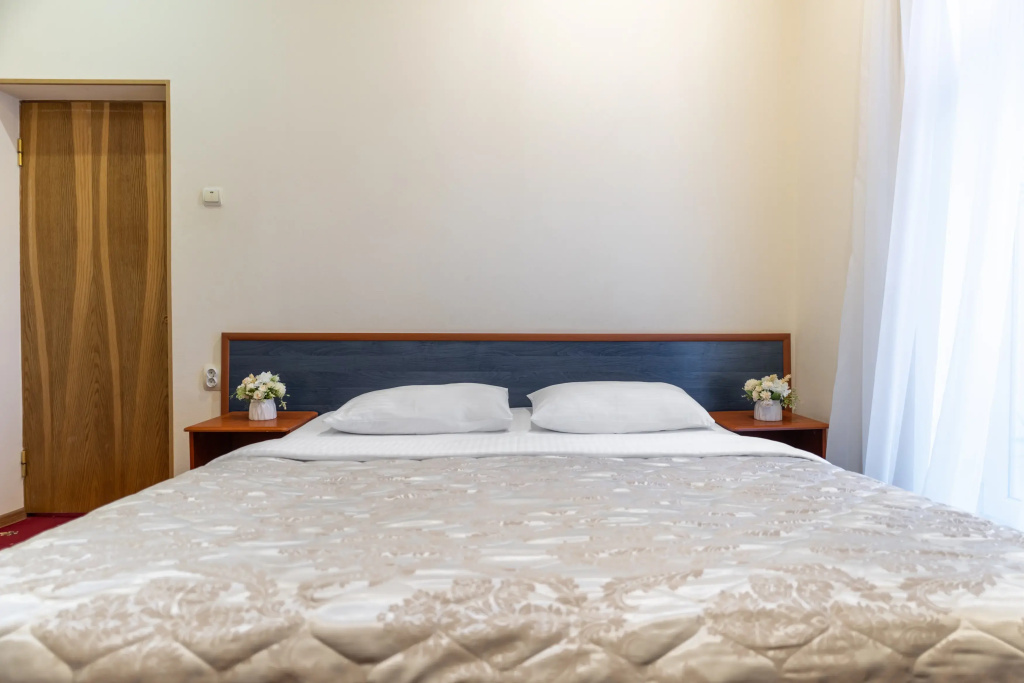 2 Bedrooms Suite with Living room