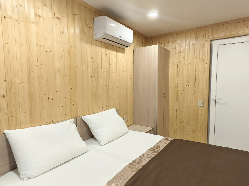 Двухместный номер Comfort (двуспальная кровать) в Гранат