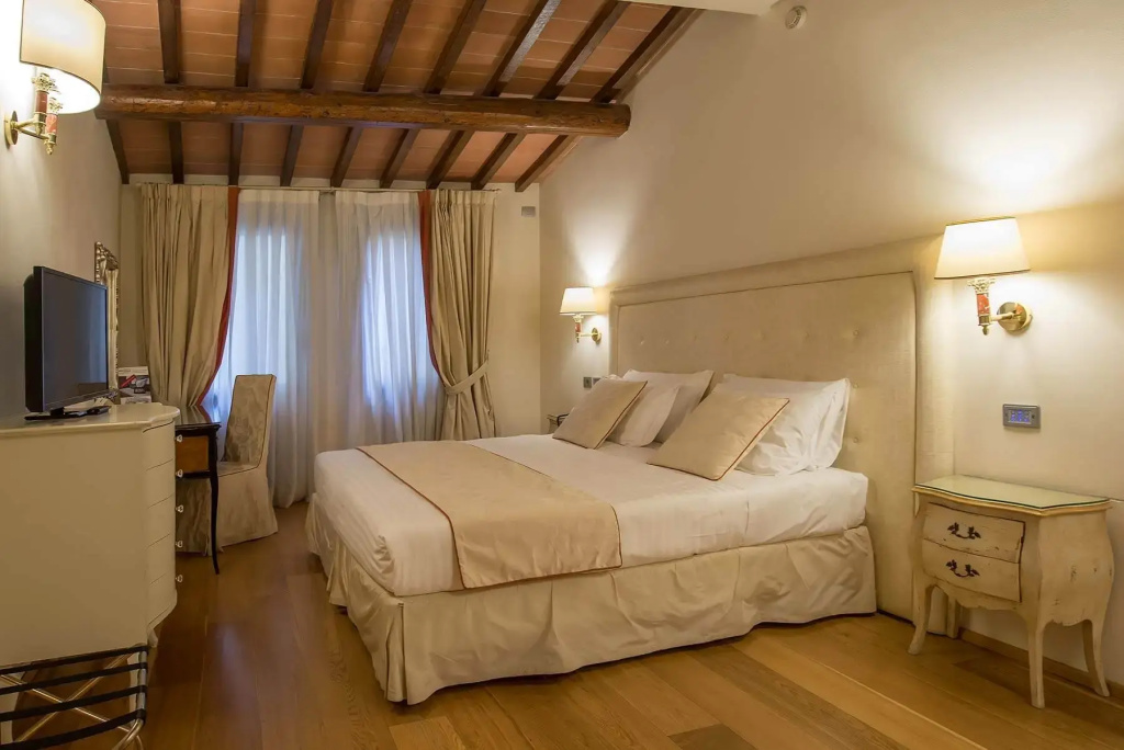 Superior Double room (full double bed)
