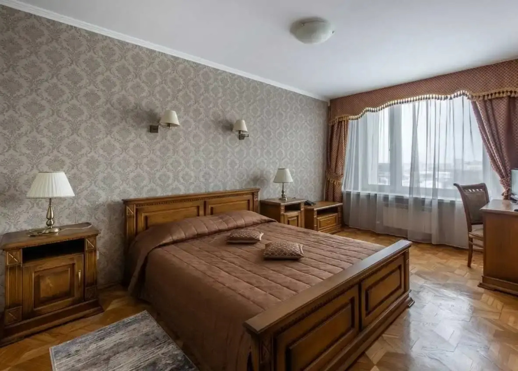 Double Suite (full double bed)