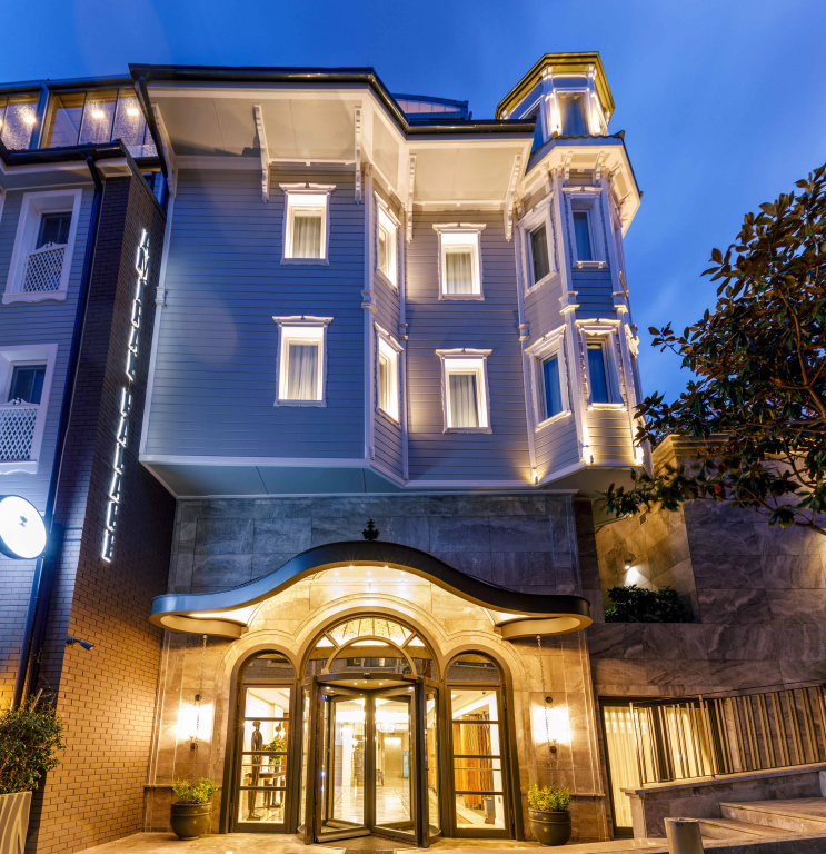 Amiral Palace Hotel — фото