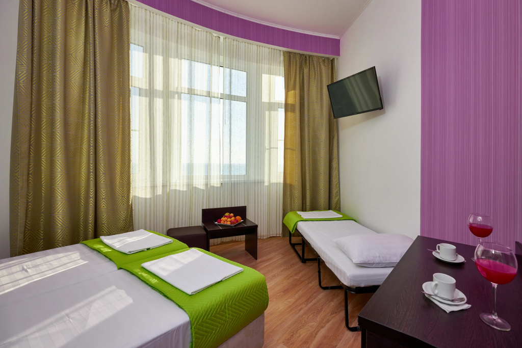 Family Double room with balcony and with sea view (full double bed)